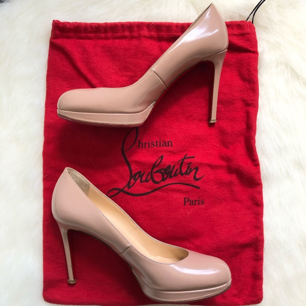 CHRISTIAN LOUBOUTIN Nude Pumps